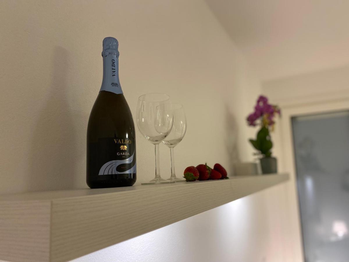 La Dolce Vita Suites Malcesine Bagian luar foto